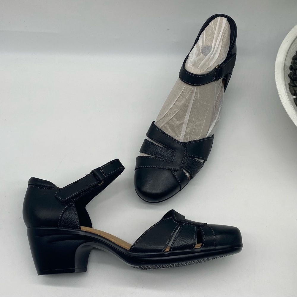 CLARKS Women's Collection Emily Daisy ortholite Shoes in black leather size 9.5M